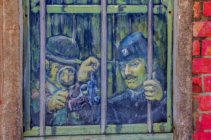 Gisborne Gaol Sherlock GUN Policeman 800x533