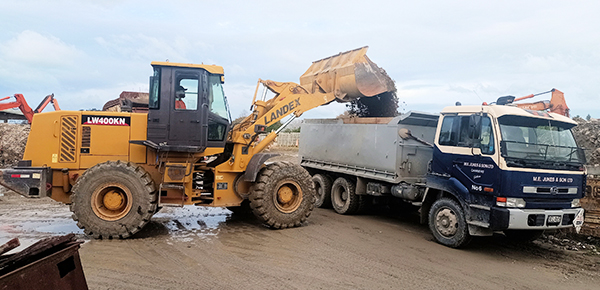 12 6 23 Karl loading 6 Fix2 600
